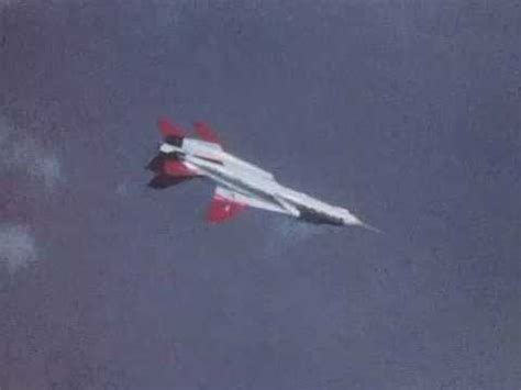 Watch This F 14 Tomcat Spin Out Of Control