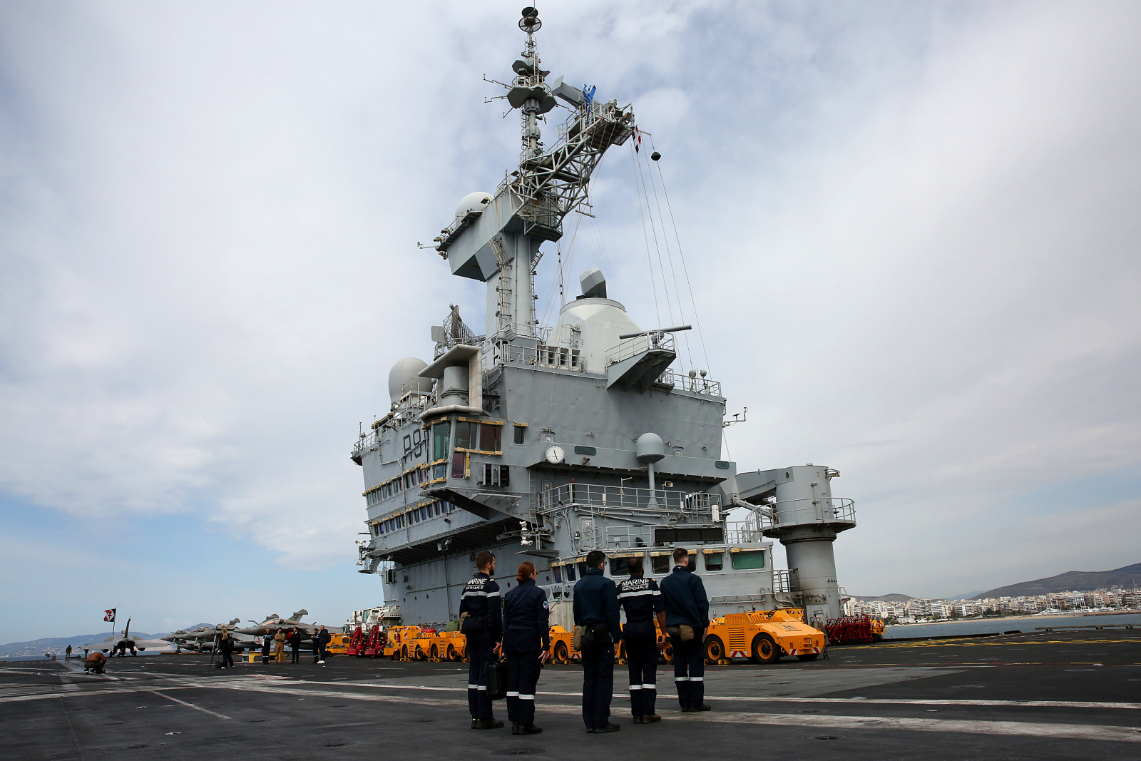 Why Is The French Aircraft Carrier Charles De Gaulle In Piraeus Tovima Com Why Is The French Aircraft Carrier Charles De Gaulle In Piraeus Tovima Com