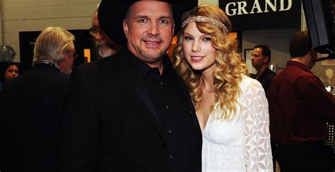With 1989 Taylor Swift Succeeds Where Garth Brooks Failed 14 Years Ago Vox